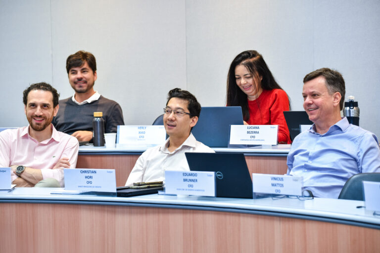 Educacao Executiva 010 - Como Blindar o Patrimônio no Cenário de Incertezas: Economia e Finanças Estratégicas 